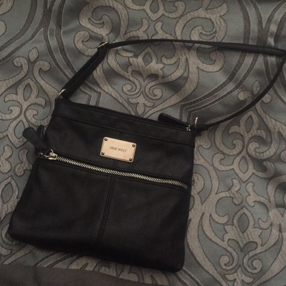 Nine West Handbags - Black Nine West purse